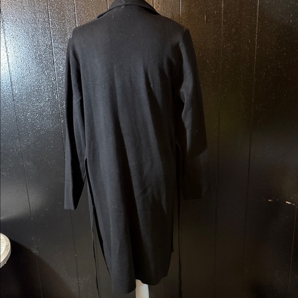 Elegant Black Women's Coat - Picture 4 of 4